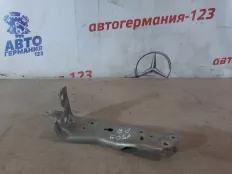 Кронштейн BMW 218i 2014 51117301586 F45 B38A15A, передний правый