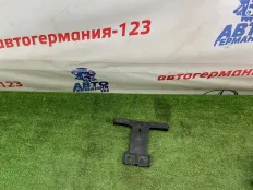 Кронштейн Mercedes C180 2013 A2048850736 W204 271.820