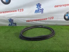 Уплотнитель стекла Mercedes V220 2016 A4476711420 W447 651.950, задний левый