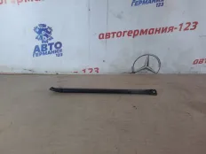 Распорка BMW 5 SERIES 2011 51647187096 F07, правая