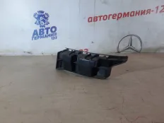 Кронштейн бампера Mercedes C200 2011 A2048800603 W204, задний правый
