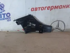 Кронштейн бампера Mercedes A180 2018 A1768850263 W176 270.910, передний правый