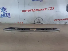 Накладка двери багажника Mercedes C200 2011 A2047402293 W204 271.860