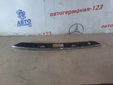 Накладка двери багажника Mercedes C200 2011 A2047402293 W204 271.860