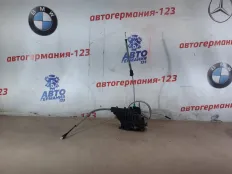 Замок двери Mercedes V220 2016 A4477200135 W447 651.950, передний левый