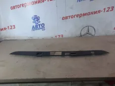 Накладка двери багажника Mercedes S class 2006 A2217580108 W221