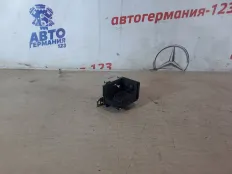 Кронштейн полки багажника BMW X3 2012 51477230198 F25, правый