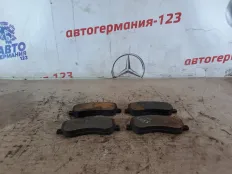 Колодки тормозные Mercedes GLK300 2009 A0004209304 X204 272.948, передние