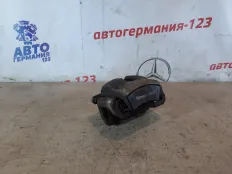 Суппорт тормозной Mercedes C200 2011 A2044212681 W204 271.860, передний правый