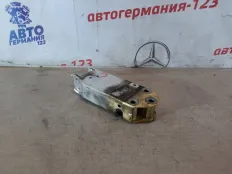Кронштейн усилителя бампера BMW 5 SERIES 2011 51117200705 F10, правый