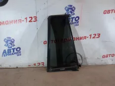 Форточка двери Mercedes GL450 2006 A1647301455 X164 273.923, задняя правая