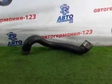Патрубок интеркулера Mercedes C200 2011 A2045282682 W204 271.860, правый