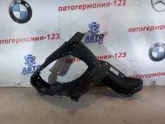 Кронштейн фары Mercedes GL450 2006 A1646200491 X164 273.923, правый