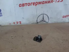 Кронштейн фары BMW 3 SERIES 2006 51647136827 E90, левый