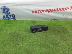 Зарядное гнездо Mercedes V220 2016 A2058200226 W447 651.950