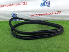 Уплотнение двери Mercedes C180 2013 A2046971051 W204 271.820, переднее правое