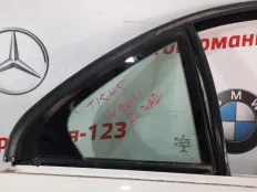 Форточка двери Mercedes C180 2013 A2047303600 W204 271.820, правая