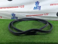 Уплотнение багажника Mercedes GL450 2006 A1647401378 X164 273.923