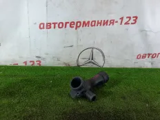 Патрубок Mercedes C200 2011 A2712002056 W204 271.860