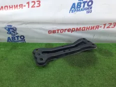 Кронштейн кпп Mercedes C200 2011 A2042421601 W204 271.860