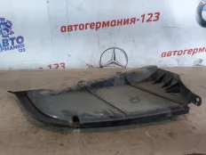 Защита Mercedes C200 2011 A2046900307 W204 271.860, правая