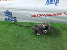 Суппорт тормозной Mercedes C180 2013 A2044230281 W204 271.820, задний правый