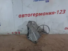 Кронштейн двигателя BMW 3 SERIES 2006 22116760308 E90 N43B20AA, правый