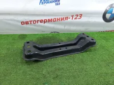 Кронштейн кпп Mercedes C180 2014 A2052421101 W205 274.910