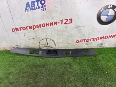 Накладка крышки багажника Mercedes E300 2009 A2127400993 W212 272.952