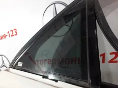 Форточка двери Mercedes E class 2009 A2127300255 W212, правая