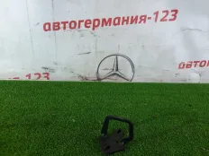 Петля замка капота Mercedes GLA180 2014 A2468800360 X156 270.910