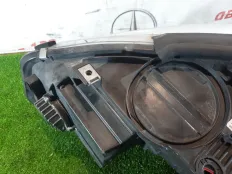 Фара BMW 218i 2014 63117391404 F45 B38A15A, передняя правая