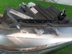 Фара BMW 320i 2012 63117338700 F30 N20B20B, правая