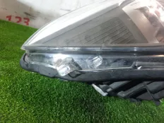 Фара BMW 116 2014 63117296912 F20 N13B16, правая