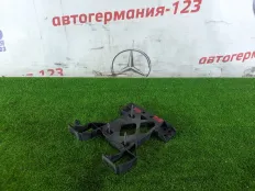 Кронштейн Mercedes GLA180 2014 A2466220014 X156 270.910