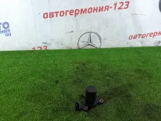 Датчик уровня масла Mercedes C200 2011 A0011530532 W204 271.860