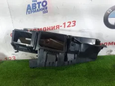 Воздухозаборник Mercedes E400h 2013 A2128300144 W212 276.952