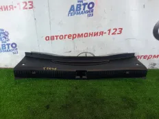 Накладка замка багажника Mercedes C220 2018 A2056908104 W205 651.921