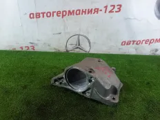 Кронштейн двигателя Mercedes GLA250 2014 A2702230138 X156 270.920