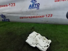 Замок двери Mercedes V220 2017 A4477300535 W447 651.950, задний