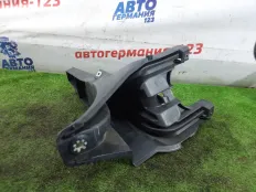 Кронштейн крыла BMW X5 2011 51657157983 E70 N55B30A, передний левый