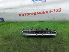 Блок управления климат-контролем Mercedes C200 2015 A2059059213 W205 274.920