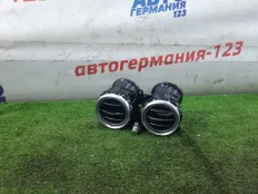 Дефлектор воздушный Mercedes E220d 2017 A2138307800 W213 654.920, правый