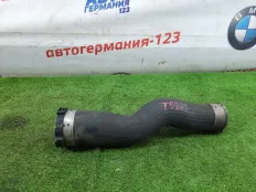 Патрубок интеркулера BMW 523d 2013 11617810614 F10 N47D20C, правый