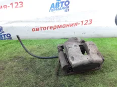 Суппорт тормозной Mercedes C200 2013 A2044212581 W204 271.860, передний левый
