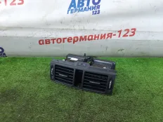Воздуховод центральный Mercedes C200 2010 A2048305854 W204 271.860