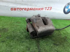 Суппорт тормозной Mercedes C200 2013 A2044212681 W204 271.860, передний правый