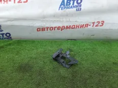 Крюк замка капота Mercedes E220d 2017 A2188800064 W213 654.920