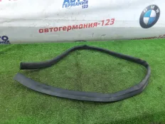 Уплотнение капота Mercedes E220d 2017 A2138870098 W213 654.920