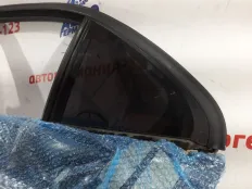 Форточка двери Mercedes C200 2010 A2047303500 W204 271.860, левая